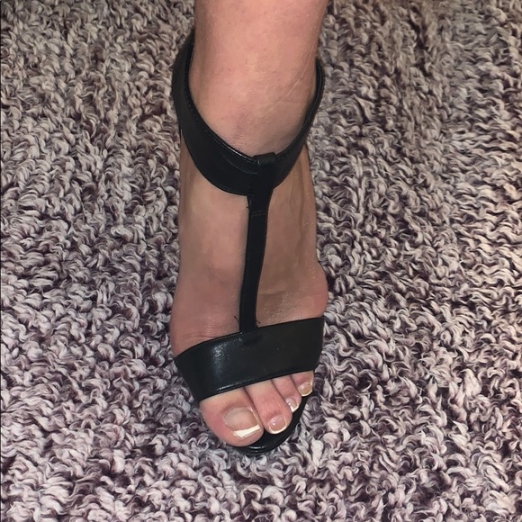 Rachel Zoe black t-strap heels - Picture 4 of 9